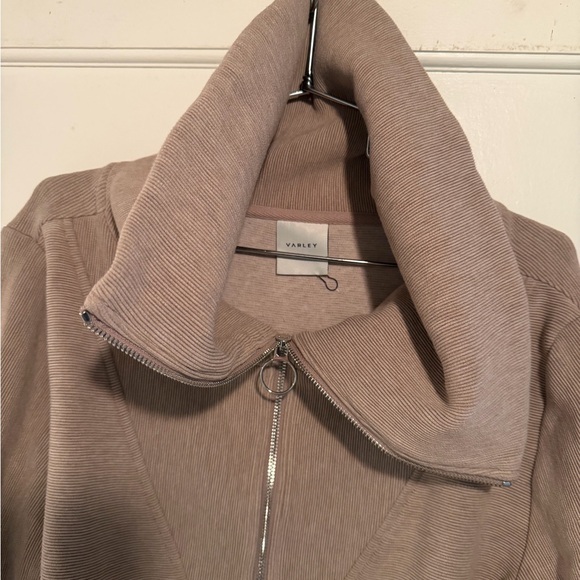 Varley Vine 1/2 zip - Picture 3 of 6